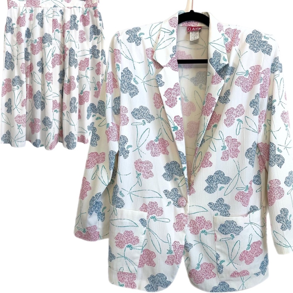 Vintage 2-Piece Floral Skirt Suit w/ Oversized Jacket & Pleated A-Line Skirt